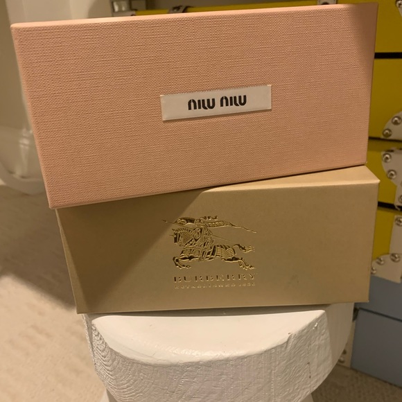 Valentino, Chloe, Burberry and Miu miu boxes - Picture 4 of 5